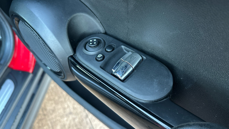 MINI Hatchback 135kW Cooper S Level 2 33kWh 3dr Auto Electric Hatchback